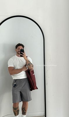 instagram inspo: @jlumi_ Men My Type, Mirror Outfit Pics, Mirror Pics Ideas, Men Selfie Poses, Aesthetic Guy Outfits, Summer Fits Men, Black Outfit Men, Modern Mens Fashion, Cyberpunk Clothes