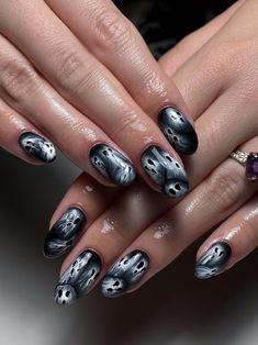 Ghost Nails: 45+ Spooky-Cute Designs and Ideas Black And White Cartoon Nails, Spooky Ghost Nails, Halloween Short Nail Designs, Cute Ghost Nails, Halloween Ghost Nails, Ongles Goth, Ghost Nail Art, Nails Ghost, Ghost Nail