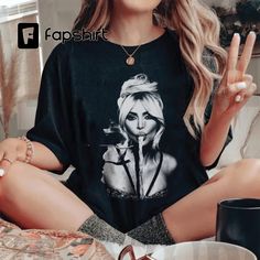 Ciao Kim Pasta Shirt, Kim Kardashian T Shirt, Ciao Kim Shirt Ciao Kim, Pasta Shirt, Celebrity Shirts, Trending T Shirts, Dolce Gabbana T Shirt, Shirts Style, Vintage Crewneck, Top Trending, Making Waves