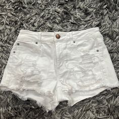 White American Eagle Jean Shorts Size 4. Never Worn. Smoke Free Home. Great Condition. Normally $58 White Shorts Aesthetic, Brand Outfits, Basic Clothes, Branded Outfits, American Eagle Outfits, American Eagle Jean Shorts, Cute Dress Outfits, White Jean Shorts, Trendy Summer Outfits