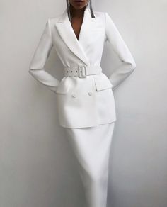 Suits Office, Hijab Stile, Jacket Dresses Formal, Jacket Formal, Blazer With Belt, White Suit, Woman Suit Fashion, Long Blazer, Business Suit