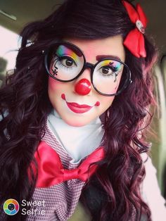 Girl Clown Makeup, Easy Clown Makeup, Clown Face Paint, Cute Clown Makeup, Auguste Clown, Scary Clown Makeup, Vintage Halloween Photos, Female Clown