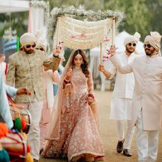 Bridal Lehenga Minimal, Wedding Chaddar Entry, Flower Chaddar For Bridal Entry, Phool Chadar For Bride, Phoolon Ka Chaddar Ideas, Floral Chaddar Bride Entry, Flower Chaddar For Bride, Bride Brother Outfit Indian, Bridal Chaddar