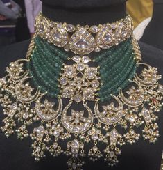 Jewellery Shops, Kundan Jewellery Bridal, Indian Bridal Jewelry Sets, Antique Bridal Jewelry, Indian Jewellery Design Earrings, Bridal Fashion Jewelry, Wedding Jewellery Collection, Earring Organizer