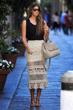 Saia de crochê: como usar essa peça cheia de estilo e charme - Eu Total Crochet Dress Girl, Knitted Fashion, Moda Hippie, Irish Crochet Dress, Rock Outfit, Crochet Skirt