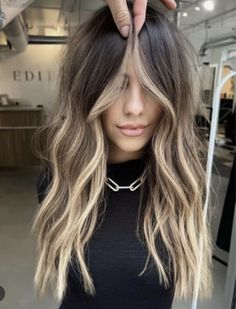 Dark Roots And Light Brown Hair, Thick Lowlights For Blondes, Lived In Ombre Hair, Brown Hair With Baylage Highlights, Money Piece Balayage Straight Hair, Brown Roots Blonde Hair Balayage, Straight Balayage Hair, Dark Hair With Light Front Face Framing, Face Framing Balayage