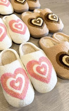 Super cute and cozy! The perfect gift or stocking stuffer! White Heart Slippers, Thrifting Outfits, Heart Slippers, Slippers Cozy, Stocking Stuffer, Pink Heart, Sale House, New Shop, Stocking Stuffers