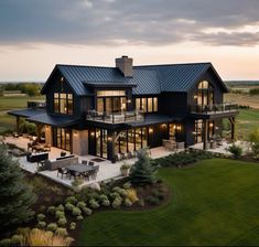 Farmhouse Exterior Design Country Style, Chloe Hayden, Barndominium Exterior, Black Modern Farmhouse, Modern Barndominium Ideas, House In The Country, Dream Life House