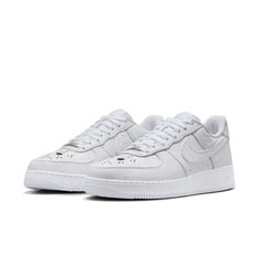 Af1 White, Sportswear Store, Spooky Halloween Treats, Streetwear Sneakers, Jason Voorhees, Halloween Treat, Nike Air Force 1 Low, Retro Shoes, Air Force 1 Low