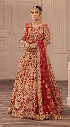 Heavy Dulhan Lehenga Chunni Gown Bridal Dress Baju Kahwin, Gold Lehenga, Lehenga Gown, Raw Silk Fabric, Ayeza Khan, Red Wedding Dresses, Pakistani Bridal Wear, Embroidered Wedding, Wedding Lehenga