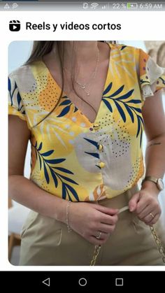 Trendy Fashion Tops, Weird Shirts, Fashion Hacks Clothes, Basic Tops, Office Wear, Dress Patterns, Pretty Woman, Blouse Designs