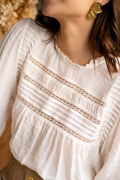 Slow Fashion Clothes, Basic Blouses, Fashion Top Outfits, Linen Fashion, Beautiful Blouses, White Blouse, Slow Fashion, Tops Designs, Fashion Dresses