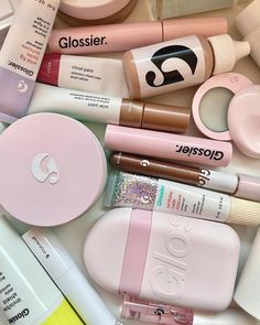 Pink Aesthetic Makeup, Glossier Girl, Pink Pilates, Makeup Is Life, Glossier Pink, Pilates Princess, Artist Aesthetic