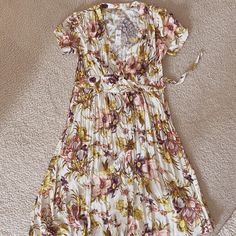 Nwt. Gorgeous, Boho-Chic Wrap Dress From Anthropologie. Beautiful Vintage Florals In Marigold And Mauve. Bought For A Bridal Shower But Never Ended Up Wearing! Size: L Petite Suede Midi Dress, Vintage Florals, Spring Maxi Dress, Midi Sundress, Silk Floral Dress, Lemon Dress, Lace Shift Dress, Midi Cocktail Dress, Hippie Dresses