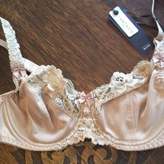 Underwire Balcony Bra By Fantasie.Two Hooks In Back.Lace On Top Cup.Uk Size Elegant Full Cup Summer Bra, Fitted Feminine Cream Bra, Full Cup Beige Bra For Summer, Fitted Beige Bra With Lace Trim, Summer Full Cup Beige Bra, Beige Full Cup Bra For Summer, Fitted Beige Lace Trim Bra, Half Cup Bra, Red Bra