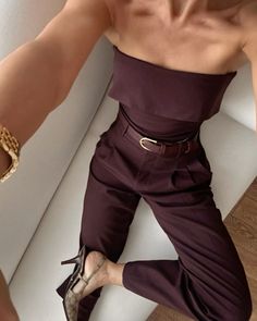 Colour Work Outfit, All Maroon Outfit, Burgundy Old Money Outfit, Wine Night Outfit Casual, Casual Gala Outfit, Soft Elegant Outfit, Brown And Burgundy Outfit, Burgandy Outfits Aesthetic, Fancy Dinner Outfit Night Classy