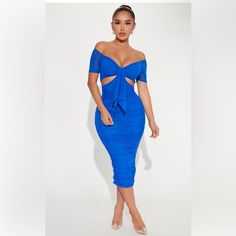 Royal Blue Ruched Dress Midi Dress Off Shoulder, Fuzzy Sweater Dress, Long Sleeve Satin Dress, Ruched Maxi Dress, Rush Dresses, Dress Off Shoulder, Janet Guzman, Dress Royal, Teenage Fashion