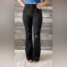 A Youthful Destroyed Knee Style Jeans Combined With Tummy Control From Judy Blue - The Best Of Both Worlds! These Black Wash Flares Will Be A Staple For Year-Round Wear! Perfect To Pair With A Vintage Graphic Tee And You Fave Sneaks Or A Flannel And Boots In Cooler Temps Or You Can Dress It Up With A Sexy Top And Strappy Heels. If You're Not Familiar With The Tummy Control Top Feature - This Is A Great Pair To Test Out. But Beware - You Might Decide You Need Them All! They're That Great! It's A Black Distressed Cutoff Jeans, Black Flare Jeans, Black Flare, Judy Blue Jeans, Style Jeans, Vintage Graphic, Strappy Heels, Jeans Style, Flare Jeans