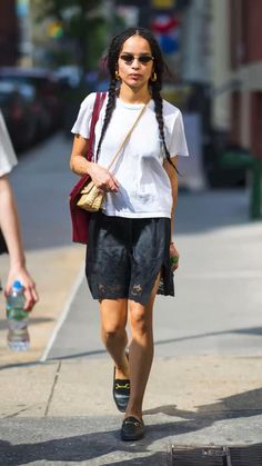 Victoria Tornegren, Zoe Kravitz Style, Basic Fashion, Easy Fashion, 40 Fashion, Tall Fashion, Paris Mode, Zoe Kravitz, Pippa Middleton