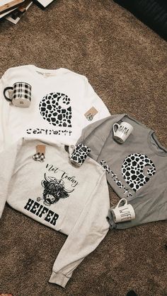 Carhartt Sweatshirt, Carhartt Sweatshirts, Casual Country Outfits, Cowgirl Accessories, Southern Outfits, Country Style Outfits, Western Wear Outfits, Cute Country Outfits, Womens Sweatshirts