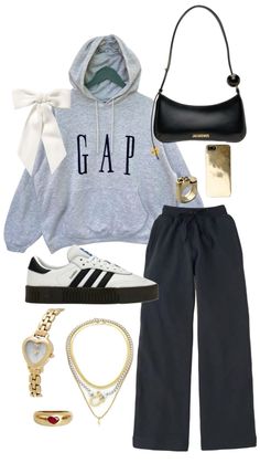 Stockholm Airport Outfits, Stockholm Sweatshirt, Stockholm Style Sweatpants, Class Outfits, Uni Outfits, Downtown Outfits, Causal Outfits, Outfit Inspo Fall, Cute Everyday Outfits