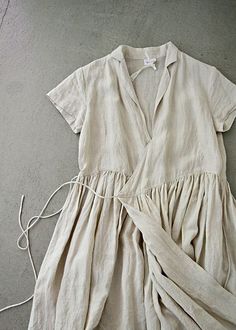 this is really beautiful! I could wear this everyday for a long time.. Minimal Stil, Linen Wrap Dress, Boho Styl, Pusheen, Korean Street Fashion, Mode Vintage, Korean Outfits, Mode Inspiration