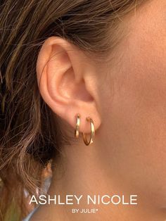 Stylish Gold Hoop Earrings in 14K Gold Filled Hoops - These cute closed hoops are perfect for everyday wear. Simple dainty style, great for multiple piercings. Safety click latch back, a classic design with modern Style. Polished tube hoops finished in real 14K Gold.  Waterproof, Anti-Tarnish, Hypoallergenic Earrings.   🎁 Item ships nicely packaged ready to gift in elegant jewelry boxes. ♻️ Our jewelry boxes are reusable and recyclable. Product Details:  Material: 14K Gold Filled  Finish:  14K Real Gold Hoop Earrings, Earrings Small Hoops, Hoop Earrings Aesthetic, Dainty Gold Earrings, Small Gold Hoop Earrings, Gold Jewelry Gift, Dainty Hoop Earrings, Small Gold Hoops, Earrings Hypoallergenic