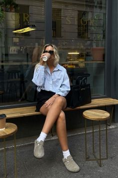 Birkenstock Boston summer outfit Birkenstock Street Style, Birkenstock Clog Outfit, Clogs Outfits, Boston Outfits