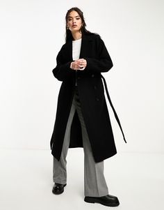 Manteaux et vestes par & Other Stories Le froid n'a jamais été aussi stylé Col cranté Taille ceinturée Poches latérales Coupe longue Coupe classique Other Stories Coat, Belted Wool Coat, Cold Fits, Autumn Fits, Black Wool, Wool Coat, Jeans Shop, Black Fashion, Trench Coat