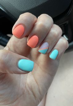 Teal Nail Color Combos, Summer Nails Teal Aqua, Vacation Nails For Short Nails, Neon Pink And Teal Nails, Coral And Blue Nails Summer, Coral Turquoise Nails, Tiffany Blue And Pink Nails, Orange And Teal Nails Summer, Tiffany Inspired Nails