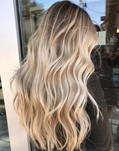 Balayage Hair Blonde Long, Beach Blonde Hair, Balayage Long Hair, Blonde Wavy Hair, Beautiful Blonde Hair, Blonde Hair With Highlights