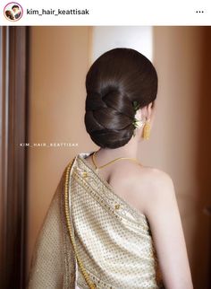 French Roll Hairstyle, Girl Hairdos, Mother Of The Bride Hair, Bridal Hair Buns, Beauty Academy, Beautiful Hair Color, Sleek Ponytail