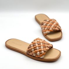 Madewell Suzi Slide Sandal Women 7.5 Brown Tan Puffy Woven Flat Shoes New In Box Fun Take On A Summer Sandal Woven Leather Upper In Different Shades Of Brown And Tan Cushioned Footbed Rubber Some Woven Of Gold-Certified Leather Reclaimed From Scraps (!), These Multicolored Slide Sandals Have A Touch Of Puff, A Stylish Square Toe And Our Super Cushy Mwl Cloudlift Lite Padding That Feels Like Walking On A...Well, You Know. Please Note: Due To The Nature Of Its Construction, This Woven Style Will N Brown Slide Flip Flops For Summer, Brown Synthetic Beach Slippers, Brown Round Toe Summer Slides, Summer Brown Round Toe Slides, Beach Brown Synthetic Slippers, Brown Slippers With Textured Footbed For Beach, Brown Beach Slippers With Textured Footbed, Brown Flat Heel Flip Flops For Summer, Orange Sandals With Woven Sole For The Beach