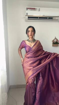 Sari Design, Latest Model Blouse Designs, Fancy Sarees Party Wear, Traditional Indian Dress, Desi Fashion Casual, Indian Saree Blouses Designs, Indian Fashion Saree