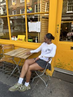 Fit Pics Aesthetic, London Summer Outfit, Ootd Poses, Campus Outfit, La Outfits, London Summer, Fire Fits, Baddie Outfits Casual, Cute Simple Outfits