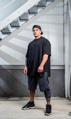 Oversized t-shirt that is ideal for all sports activities as it gives freedom of movement. Features an extra length design to prevent unwanted lifting during workouts. Detаils: * Oversized fit * Round neck * Extra wide sleeves * Split hem * Made of t-shirt cotton fabric Urban Black Workout T-shirt, Techwear Short Sleeve Sports T-shirt, Relaxed Fit Short Sleeve Muscle Tee For Sports, Hip Hop Style Black Activewear For Workout, Black Hip Hop Activewear For Workout, Sporty Black Activewear With Dropped Armholes, Black Sporty Activewear With Dropped Armholes, Black Muscle Tee With Dropped Armholes For Streetwear, Oversized Crew Neck T-shirt For Gym