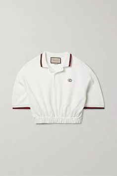 Gucci Clothes Women, Gucci Crop Top, Gucci Outfits Women, Gucci Symbol, Polo For Women, Gucci Skirt, Gucci Jeans, Casual Elegant Style, Polo Shirt Outfits