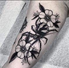 Baby Owl Tattoos, American Traditional Tattoo Ideas, Traditional Tattoo Ideas, Geometric Sleeve Tattoo, Dragon Sleeve Tattoos, Wicked Tattoos, Tattoo People, Flower Tattoo Arm, Floral Tattoo Sleeve