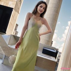 Qteee - Flattering Sleeveless Maxi Dress for a Sleek Silhouette Green Sleeveless Slip Dress For Night Out, Green Sleeveless Slip Dress For Spring, Tank Top Midi Dress, Casual Beach Dress, Casual Beach Wear, Strap Maxi Dress, Strappy Maxi Dress, Fitted Maxi Dress, Spaghetti Strap Maxi Dress