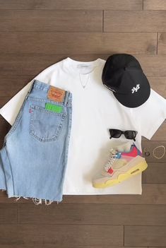 Outfit Color Combos, Cargo Pants Outfit Men, Fashion Collection Inspiration, Thrift Store Outfits, Drippy Outfit, Pants Outfit Men, Hype Clothing, Cute Outfits With Jeans