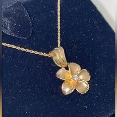 Aloha! Beautiful Maui Divers Necklace. Both Pendant And Neck Chain Are Solid, Stamped 14k Yellow Gold. Please Note That Just The Maui Divers Jewelers Plumeria Pendant (In Photo Price Comparison) Retails For $995, Not Including A Chain. I Am Including The Chain. Made In Hawaii. Plumeria Pendant Features A Natural, Round Cut Diamond. Neck Chain Measures Approximately 16.5” Length. Great Deal, Price Is Firm Please. An Amazing Gift. Neck Chain, Price Comparison, Round Cut Diamond, Maui, Womens Jewelry Necklace, Round Cut, Gold Diamond, Hawaii, Chain Necklace