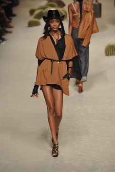 Hermes Fashion Show, Cowboy Chic, 00s Fashion, Green Gown, Western Chic, Fashion Shows, French Fashion, Dress Code