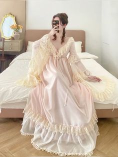 D：gudonghezi Princess Aesthetic Nightgown, Vintage Night Gown Aesthetic, Manhwa Nightgown, Ciel Black Butler, Princess Nightgown, Princess Pajamas, Gown Aesthetic, Princess Nightgowns, Night Gown Dress