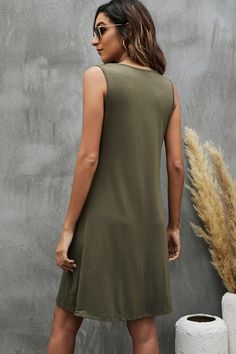 Details: Round Neck Solid Color Casual Sleeveless Mini Dress Round neck Solid color Loose style Sleeveless Fabric: polyester Size: S. M. L. XL. For more country size measurements. please click here. Size/In US Bust Shoulder Length S 4-6 34.64 12.59 35.03 M 8-10 36.22 12.99 35.43 L 12-14 37.79 13.38 35.82 XL 16-18 39.37 13.77 36.22 Please allow 0.4"-0.8" differs due to manual measurement. Stretch Mesh Fabric, Cheap Swimsuits, Loose Style, Modern Floral, Sleeveless Mini Dress, Printed Mini Dress, Bodycon Mini Dress, Shoulder Length, Xl Dress