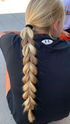 Simple Volleyball Hairstyles, Game Day Hairstyles, Cute Volleyball Hairstyles, Cute Sporty Hairstyles, Soccer Hairstyles, Soccer Hair, Track Hairstyles, Sports Hair, Volleyball Hair