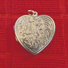 Heart Locket 925 Silver Vintage Locket Box 1 1/2l Inch X 1 1/2w Inch W Vintage Elegant In Style For A Beautiful Necklace Weight 11-1/2 Grams Vintage Sterling Silver Heart Locket Necklace, Vintage Silver Locket Necklace For Valentine’s Day, Heart-shaped Metal Locket Necklace, Heart-shaped Antique Silver Locket Necklace, Memorial Heart-shaped Nickel-free Locket Necklace, Vintage Lockets, Silver Lockets, Vintage Elegant, Heart Locket