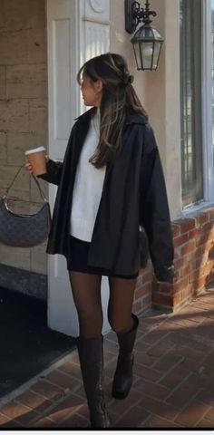 Feminine Neutral Outfits, Classic Fall Fashion, Vinter Mode Outfits, 2025 Style, York Outfits, Nyc Outfits, Look Legging, Rok Mini, Outfit Collection