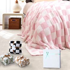 PRICES MAY VARY. 💖 HIGH-END QUALITY MATERIALS 💖 At the heart of our designs are our exclusive yarns and made using a knitting process. The soft, stretchy feel and velvety rich texture of this yarn make Checkered Twin Bed Blanket extremely comfortable for the ultimate in luxurious comfort. Four season options to keep you warm.（The Checkered Blanket has been washed before leaving the factory, and it is not recommended to wash it again.） 💖 DOUBLE SIDED FLUFF BLANKET 💖 This Fleece Checkered Blan Checkered Throw Blanket, Blanket Knitted, Pink Checkered, Best Gifts For Mom, Chair Sofa, Sofa Couch, Throw Blanket, Best Gifts, Bed