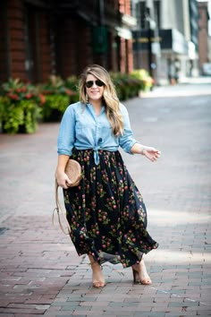 Simple Spring Outfits, Maxi Skirt Style, Plus Size Fall Outfit, Rock Outfit, Curvy Style, Plus Size Fall, Finding My Style, Plus Size Outfit, Floral Maxi Skirt