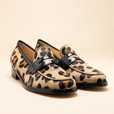 Our new addition for the mid season the Massimo loafer in leopard printed leather Inspired by the Parisian elegance and designed in Paris,  the Mon Soulier collection is a declination of classics with a twist available in many combination every season, all the shoes are made in Italy in our little factory near Milan to combine the best of the 2 worlds To view all our pumps :  https://www.etsy.com/shop/MonSoulier?section_id=18031660&ref=shopsection_leftnav_3 . Leopard woman loafer  . Perfect with jeans  . Handmade in Italy  . Only with the best italian leathers . 1 cm heel  . Leather sole Sizing :  Our sizing is italian and is consistent with all european designer and luxury brands  US 5= 35 EUR  US 6 =36 EUR US 7 =37 EUR US 8 =38 EUR US 9 =39 EUR US 10 =40 EUR US 11 = 41 EUR we do half mea Leopard Print Leather Loafers For Work, Fall Leopard Print Leather Loafers, Leopard Print Leather Loafers For Fall, Leopard Print Slip-on Loafers For Work, Fall Leopard Print Round Toe Loafers, Fall Leopard Print Loafers With Round Toe, Leopard Print Flat Heel Loafers For Work, Fall Leopard Print Slip-on Loafers, Leopard Print Leather Loafers With Flat Heel